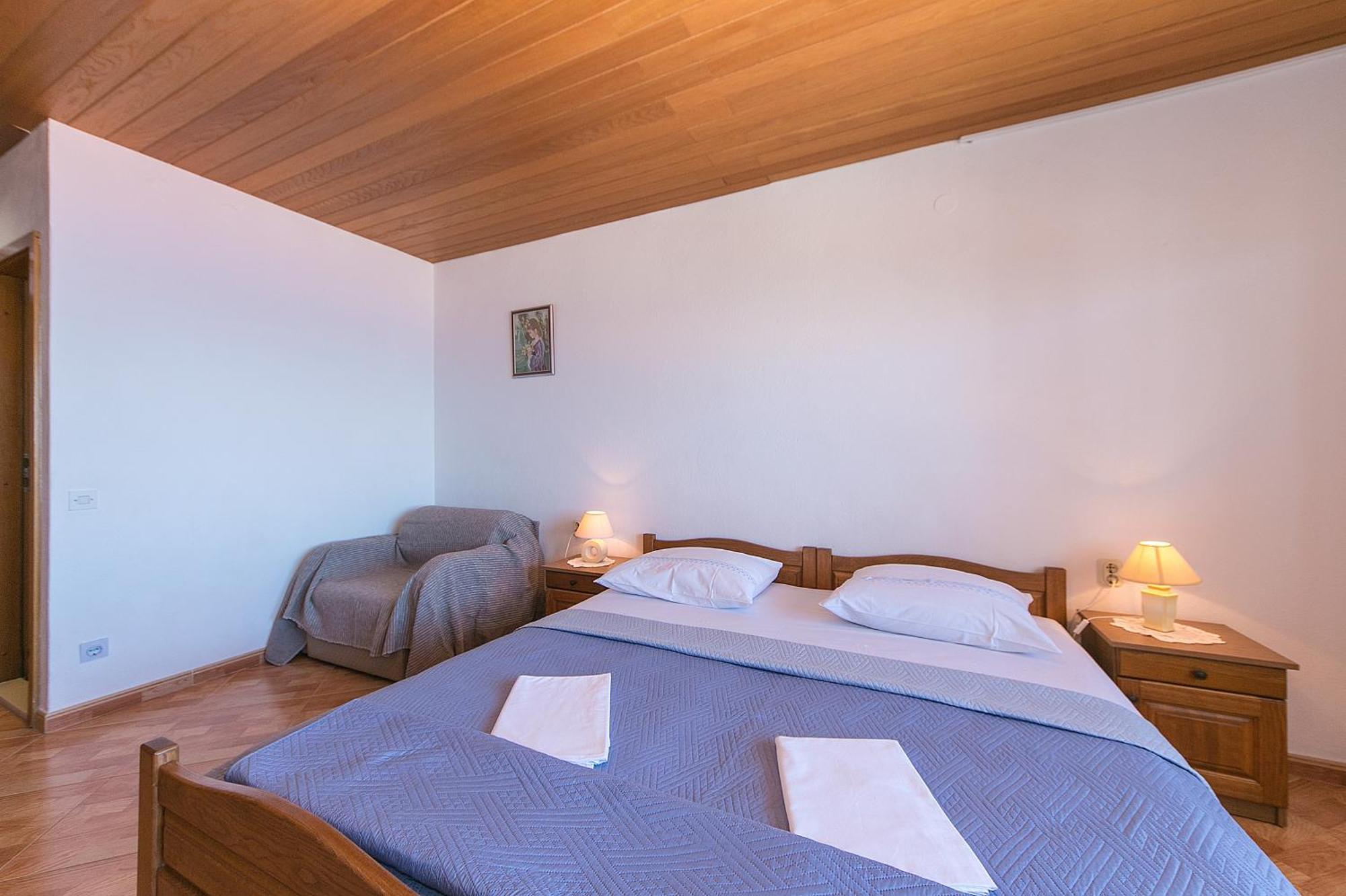Apartments And Rooms By The Sea Brela, Makarska - 2752 الغرفة الصورة
