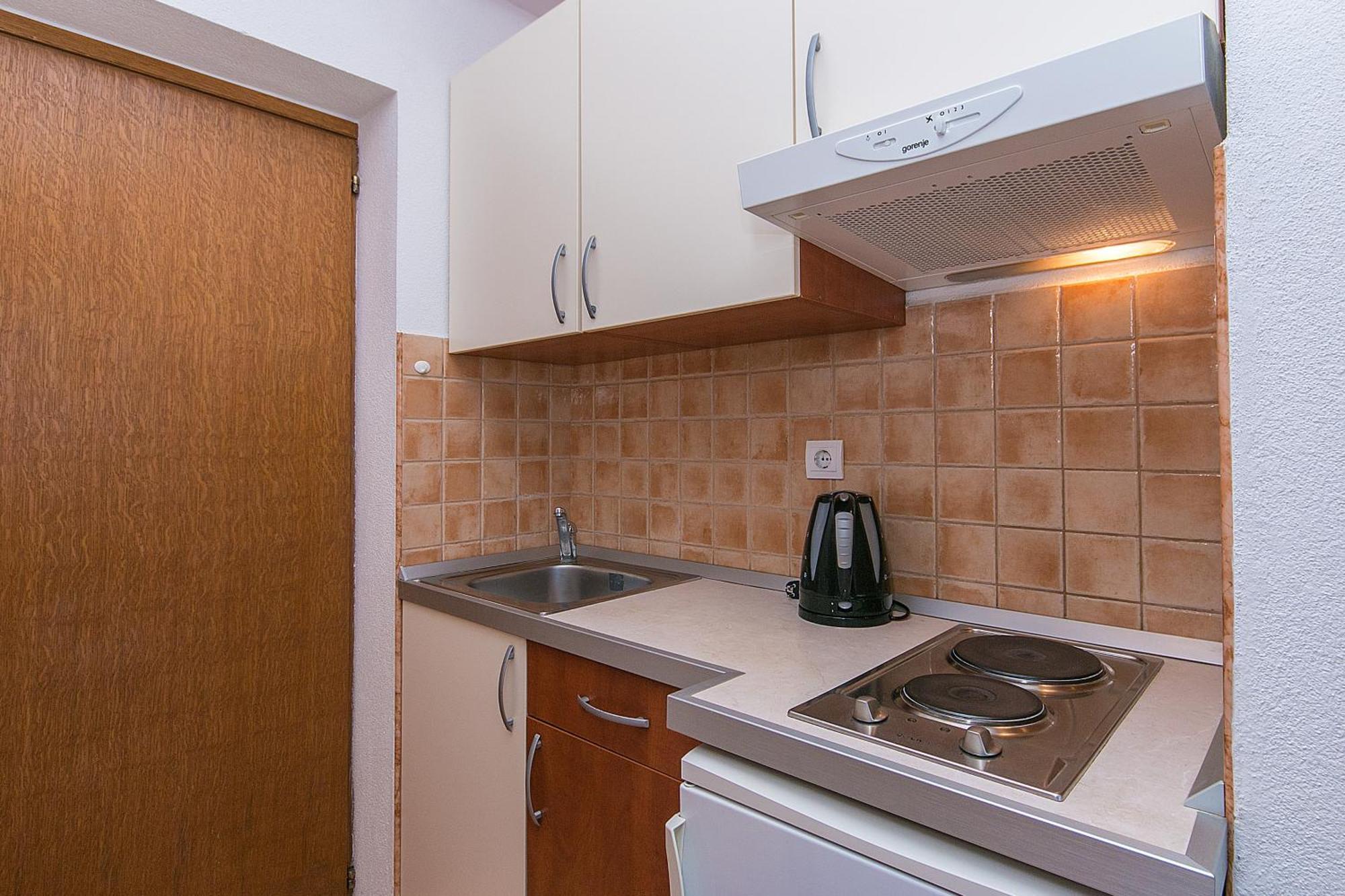 Apartments And Rooms By The Sea Brela, Makarska - 2752 الغرفة الصورة