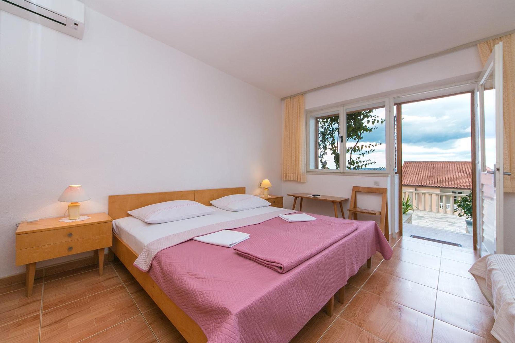 Apartments And Rooms By The Sea Brela, Makarska - 2752 المظهر الخارجي الصورة