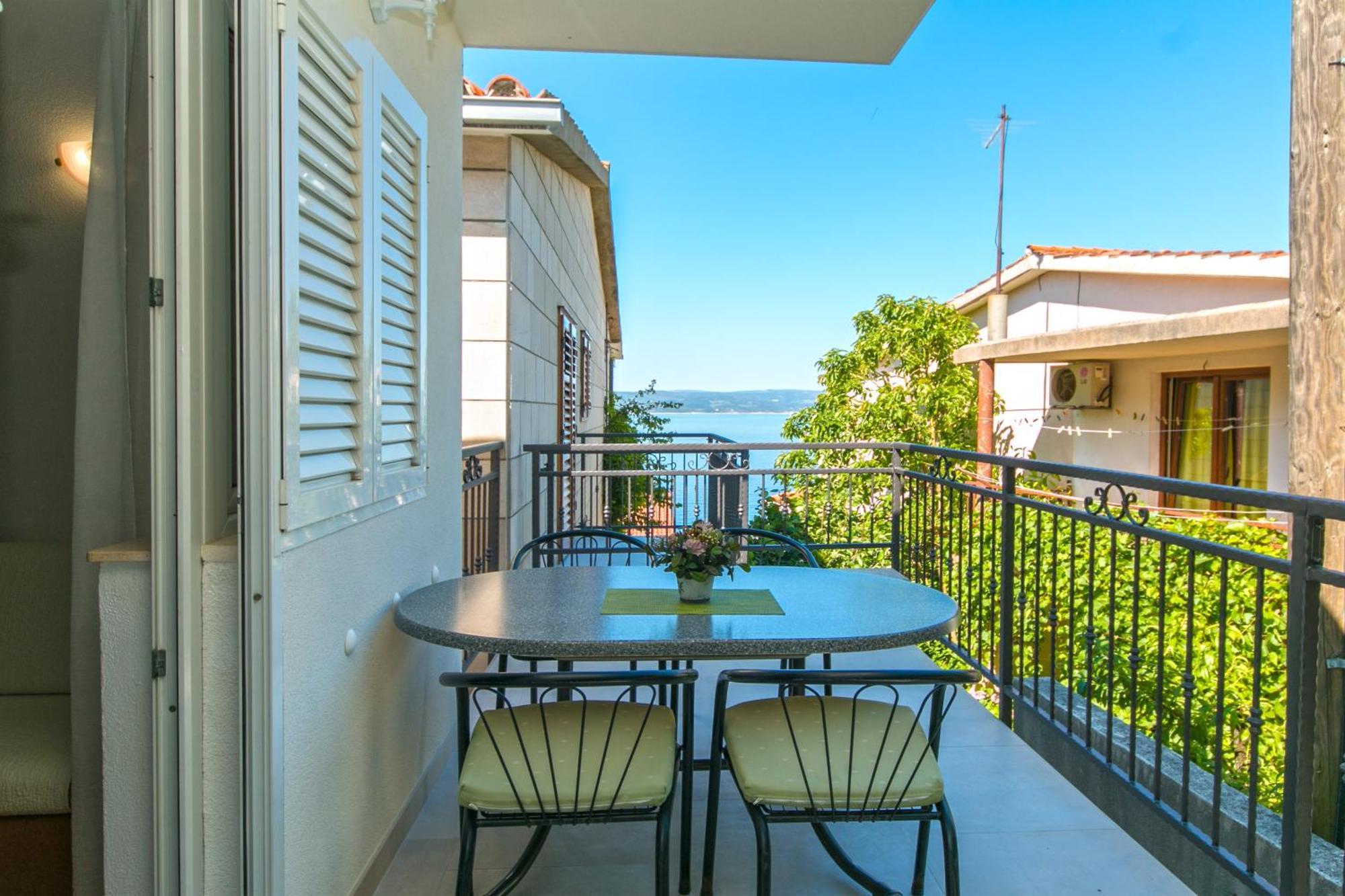 Apartments And Rooms By The Sea Brela, Makarska - 2752 المظهر الخارجي الصورة