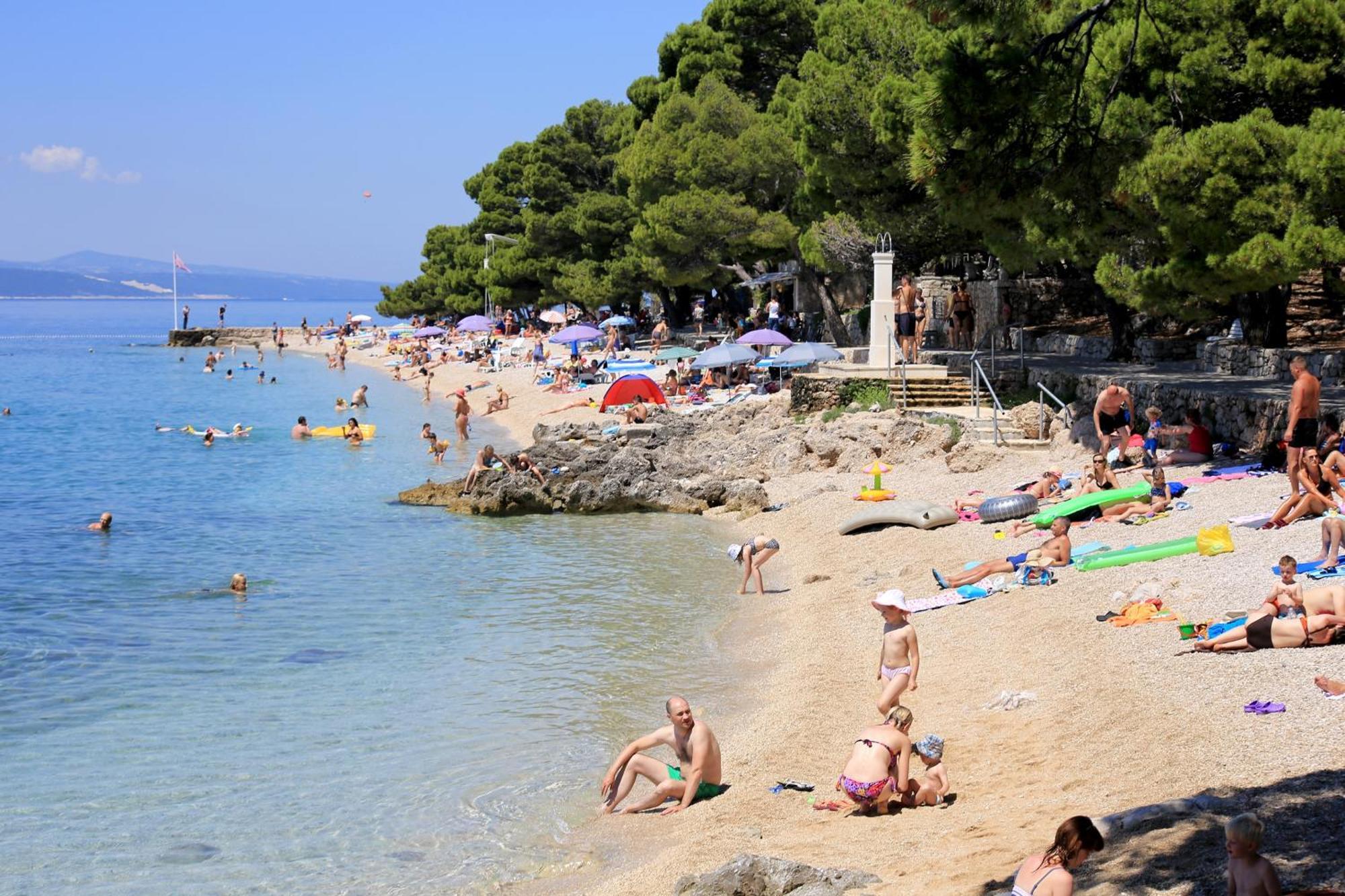 Apartments And Rooms By The Sea Brela, Makarska - 2752 المظهر الخارجي الصورة