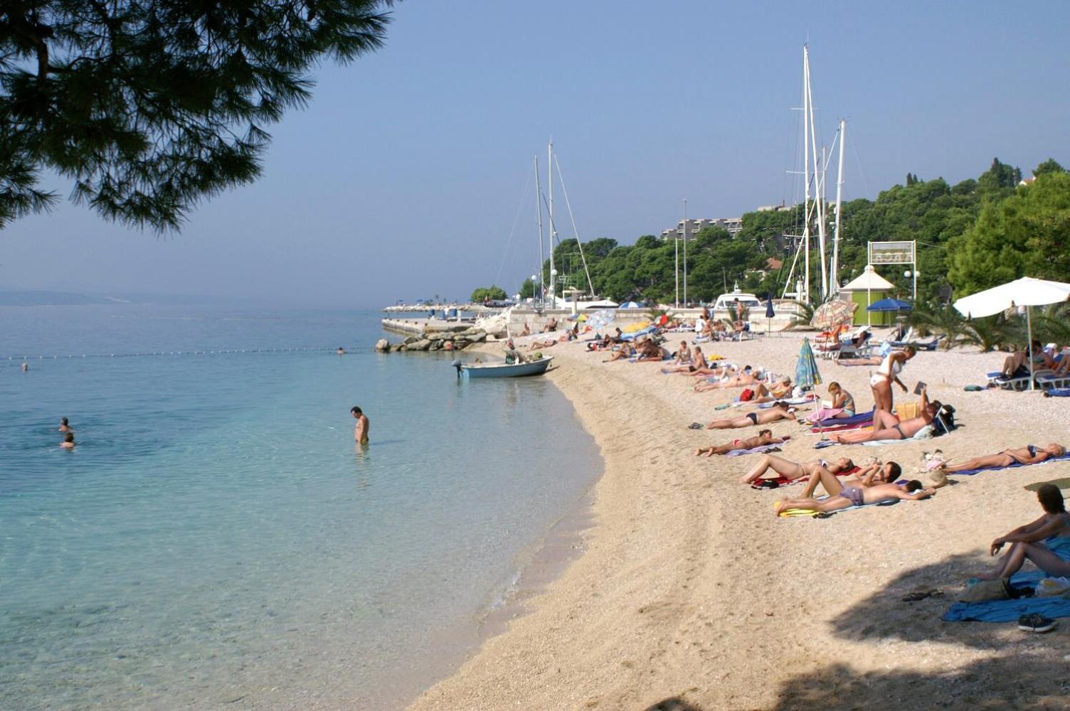 Apartments And Rooms By The Sea Brela, Makarska - 2752 المظهر الخارجي الصورة